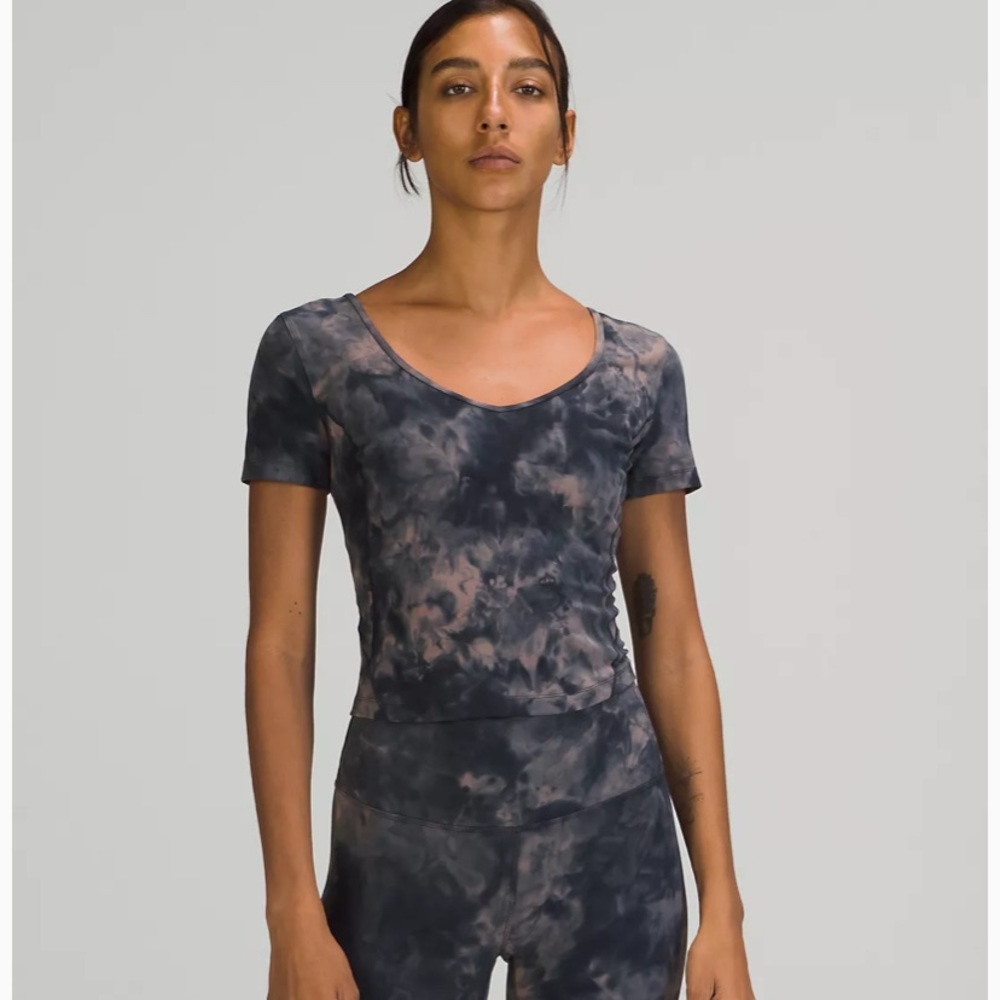 NWT Lululemon align tee size 4